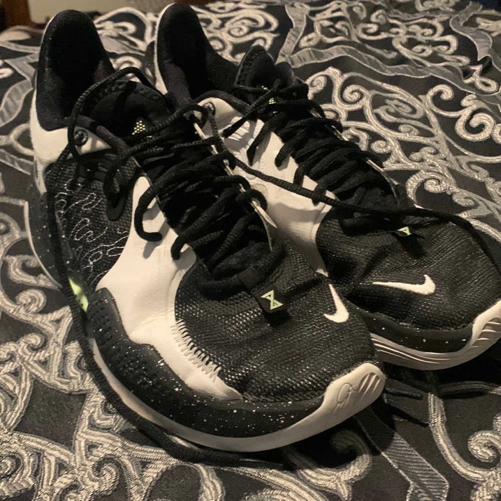 Mens Paul George Basketball Shoes